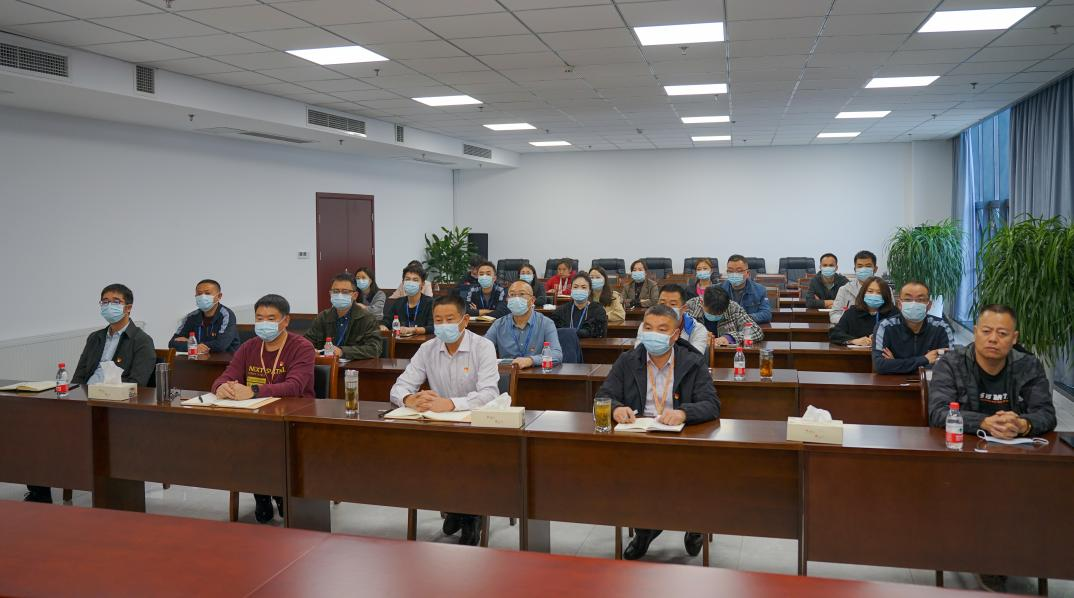 喜迎二十大 同心向未來 ——開投集團組織黨員干部集中觀看二十大開幕盛況